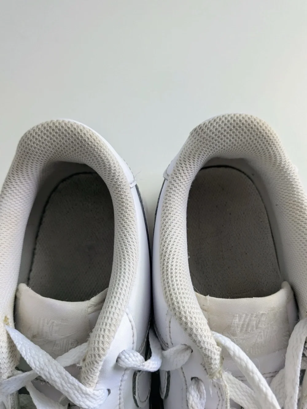Nike Air Force 1 LE Triple White Sneakers - 6Y / Women’s 7.5 - Picture 5 of 7